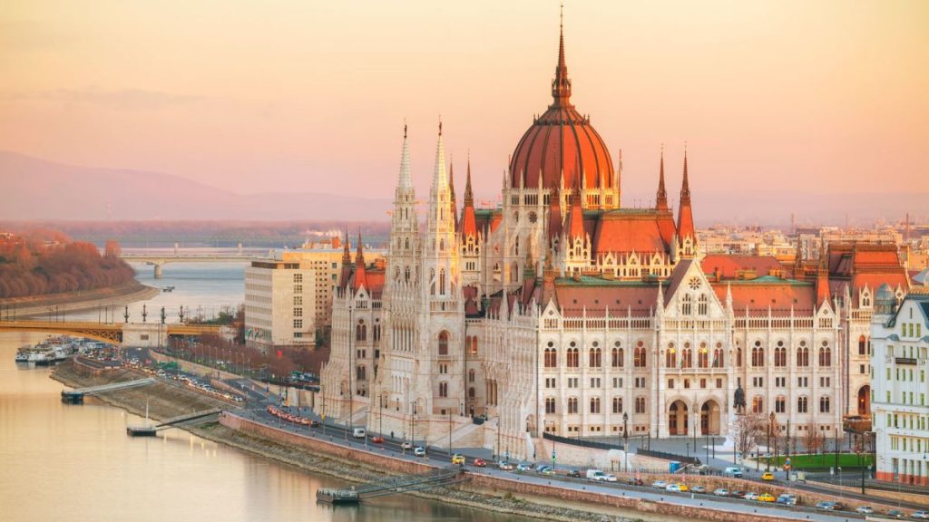 Nhận chuyển hàng hóa quốc tế từ HUNGARY về Hà Nội